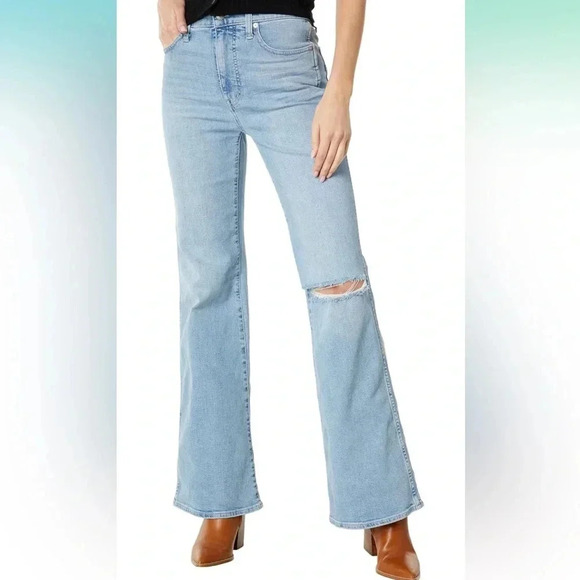 NWT Madewell 11" High-Rise Flare Jeans in Eversfield Wash: Knee-Rip Edition - Picture 3 of 16